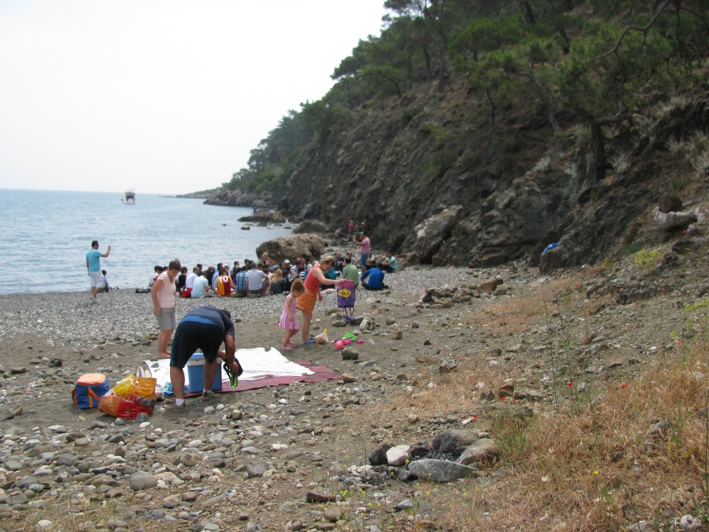 Райская бухта пляж населенный местными жителями